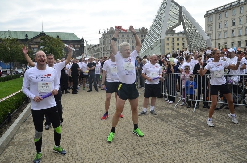 Rozgrzewka prezydenta przed startem w Poznań Business Run