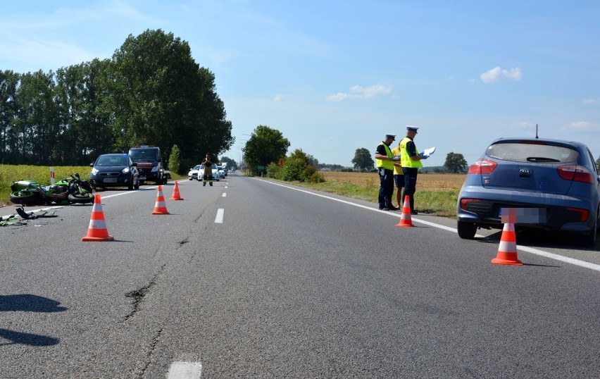 Wypadek na drodze wojewódzkiej 216 między Celbowem i Puckiem...