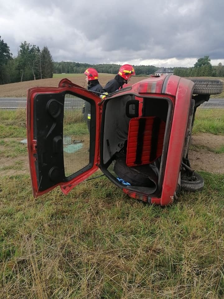 W Wołczy Małej na drodze krajowej nr 20 kierowca opla...