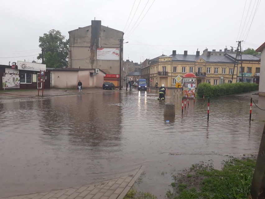 Po zaledwie kilkunastominutowej ulewie dziś, 16 maja, znów...