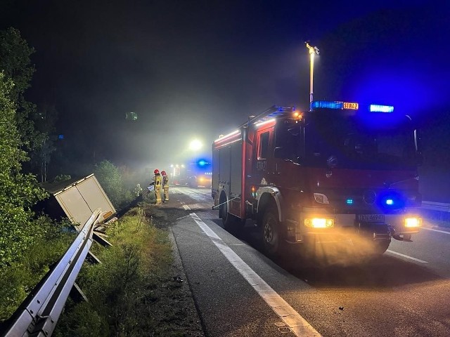 W Jacentowie w powiecie koneckim doszło do kolizji dwóch samochodów, po którym  przez kilka godzin całkowicie zablokowana była krajowa trasa numer 74