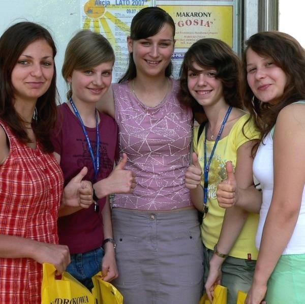 Młodzi ze Steinheim i Buska - (od lewej): Edyta, Thea, Paulina, Ann-Christin, Ania - po raz pierwszy spędzali razem wakacje.