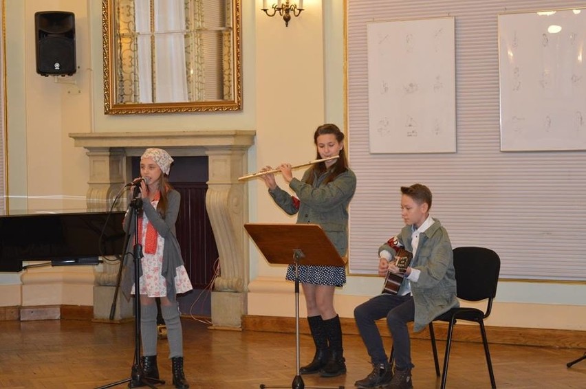 Sukces uczniów z Opatowa. Anna Surma zdobyła pierwsze miejsce w konkursie piosenki
