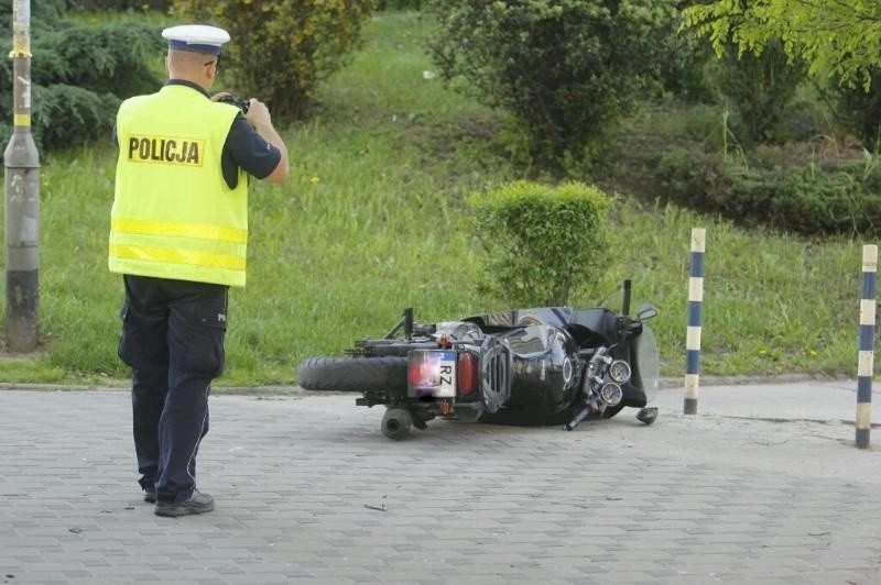 Wrocław: Motocyklista potrącił pieszą na Sienkiewicza (ZDJĘCIA)