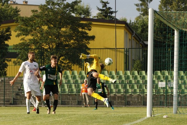 67 minuta - Adrian Szady ratuje Radomiaka przed stratą gola.