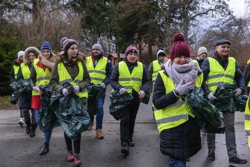 Podjęliśmy wyzwanie #trashchallenge! Sprzątaliśmy las w...