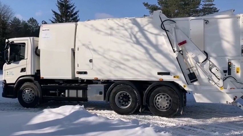 Specjalistyczny samochód do odbioru śmieci ułatwi selekcję odpadów w Chełmie. Zobacz zdjęcia