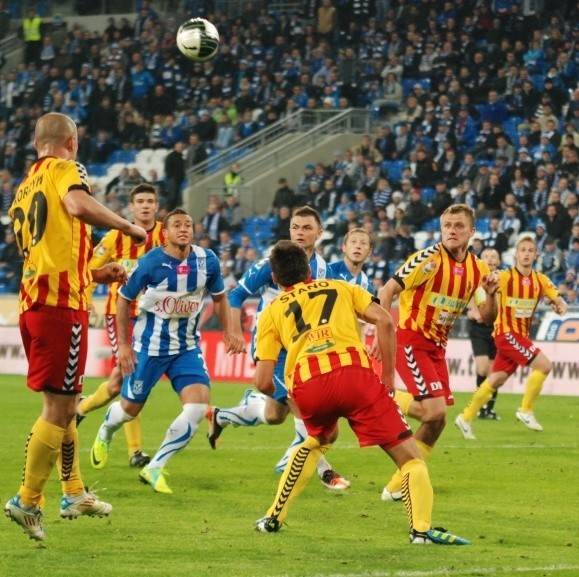 Korona Kielce dzielnie walczyła w Poznaniu z Lechem, ale przegrała z 0:1. To pierwsza porażka kielczan w tym sezonie. 