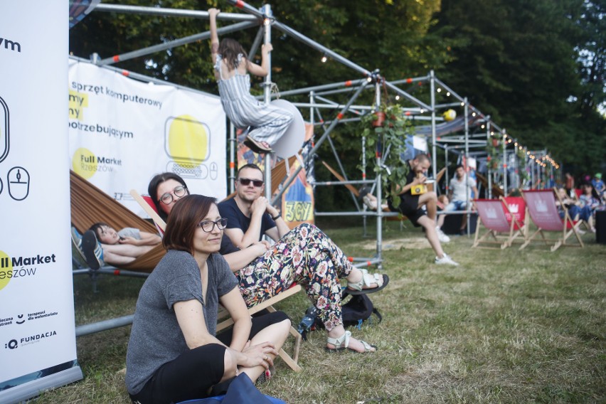 Wyjątkowy koncert i niesamowite miejsce - ELectro East w fosie zamku Lubomirskich w Rzeszowie [ZDJĘCIA]