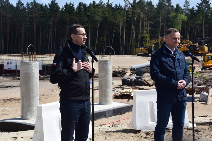 Prezydent RP Andrzej Duda, premier Mateusz Morawiecki oraz...