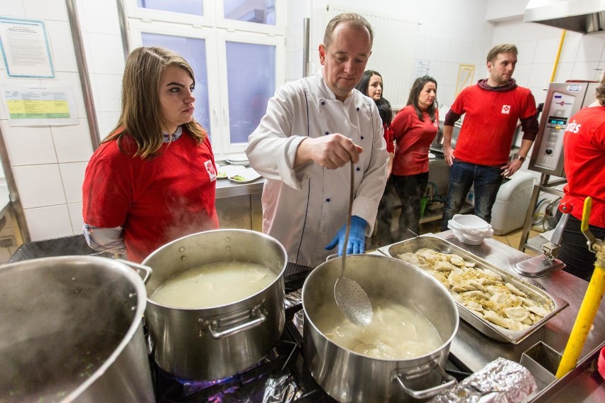 W Trójmieście odbyły się wigilie dla osób ubogich i potrzebujących. Skorzystało z nich ponad 1000 osób [ZDJĘCIA]