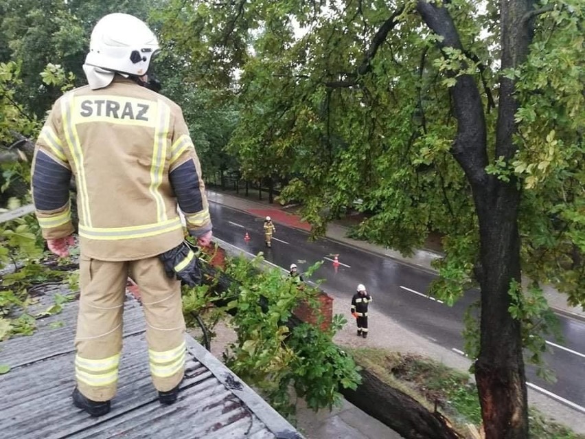 Gmina Gdów. Wichura uszkodziła dachy domów i budynków gospodarczych [ZDJĘCIA]