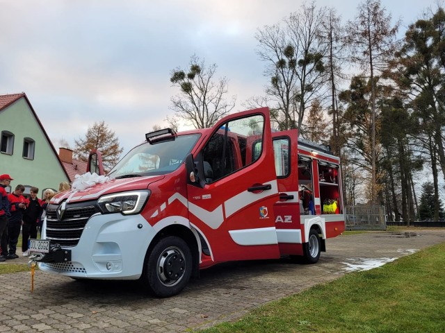 Nowy samochód ratowniczo-gaśniczy strażaków z OSP Stare Olesno