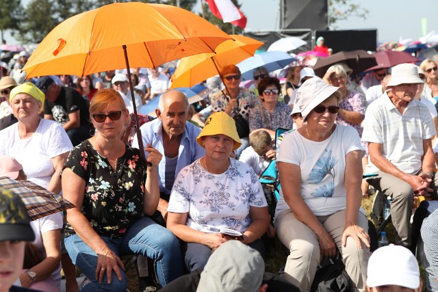 W dzisiejszych uroczystościach w Markowej uczestniczyło ok. 36 tys. wiernych.