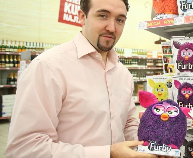 W tym roku hitem jest Furby, ale w ofercie mamy zabawki na każdą kieszeń &#8211; mówi Thomas Renard, dyrektor hipermarketu E. Leclerc w Radomiu.