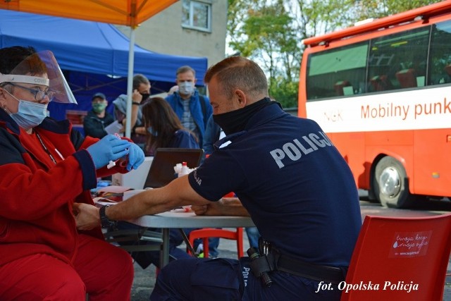 Zbiórka krwi zorganizowana przez opolską policję.