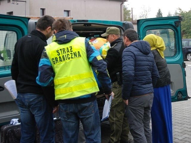 Bielsko-Biała: Austriacy przekazali pogranicznikom 22 Czeczenów