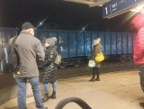 Pasażerowie pociągów z Gryfina narzekają na zmiany po zamknięciu mostu w Podjuchach. "Przejazd w stronę Szczecina graniczy z cudem"