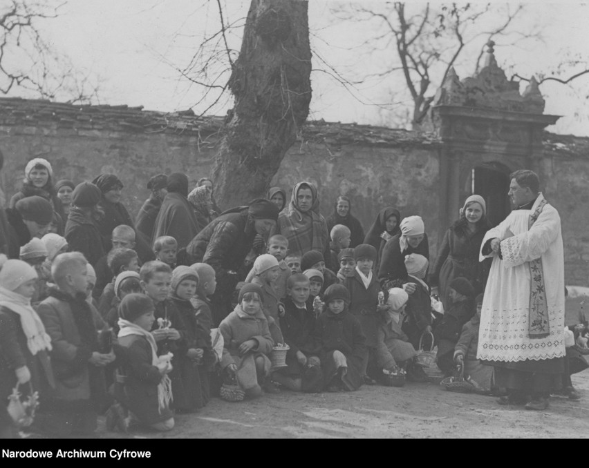 Święcenie pokarmów w Niepołomicach, 1932 rok