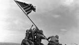 Najsłynniejsze zdjęcie wojenne. Sztandar nad wyspą i piekło Iwo Jimy