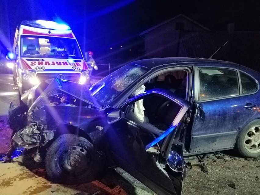 Wypadek w Wyszkowie. Na Białostockiej zderzyły się dwa samochody. Jeden z kierowców był nietrzeźwy, 7.02.2021