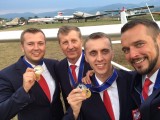 Dziewięcioro przedstawicieli Aeroklubu Krakowskiego w kadrze narodowej w sportach lotniczych na rok 2023. Zdjęcia