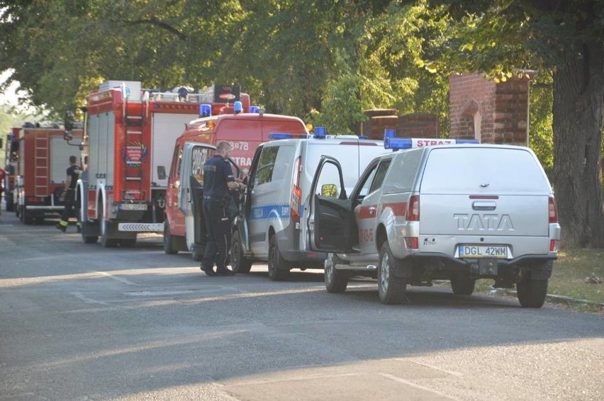 Bomba lotnicza w Odrze. Trwa wielka ewakuacja Ostrowa Tumskiego [ZDJĘCIA]