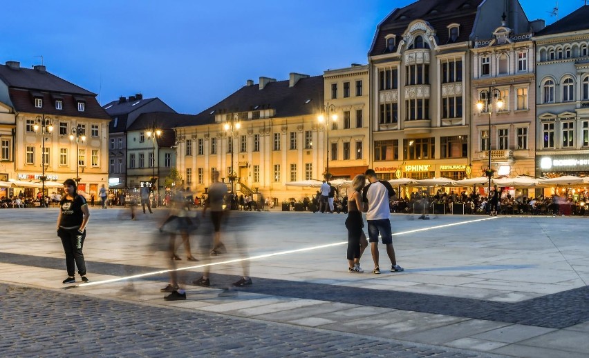 Tłumy bydgoszczan postanowiły spędzić sobotni wieczór na...