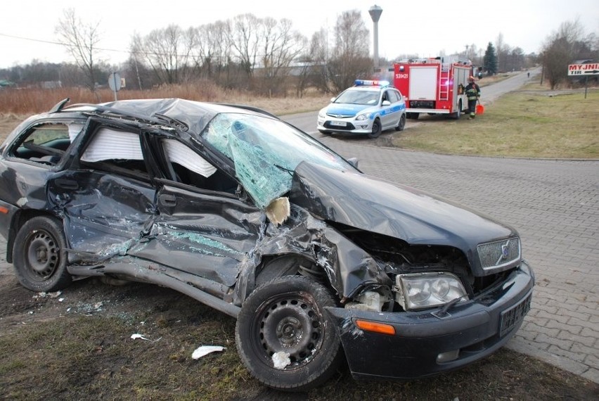 Wypadek w Koziegłowach: Trzy osoby zostały ranne w wyniku...