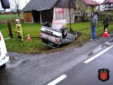 Wypadek na DK28 w Graboszycach zakończył się dachowaniem [Zdjęcia]