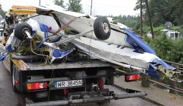 Do katastrofy doszło 9 lipca 2014 roku na lotnisku Radom Piastów. Podczas szkolenia selekcyjnego  na samolotach dla potrzeb lotnictwa wojskowego zderzyły się dwie maszyny.
