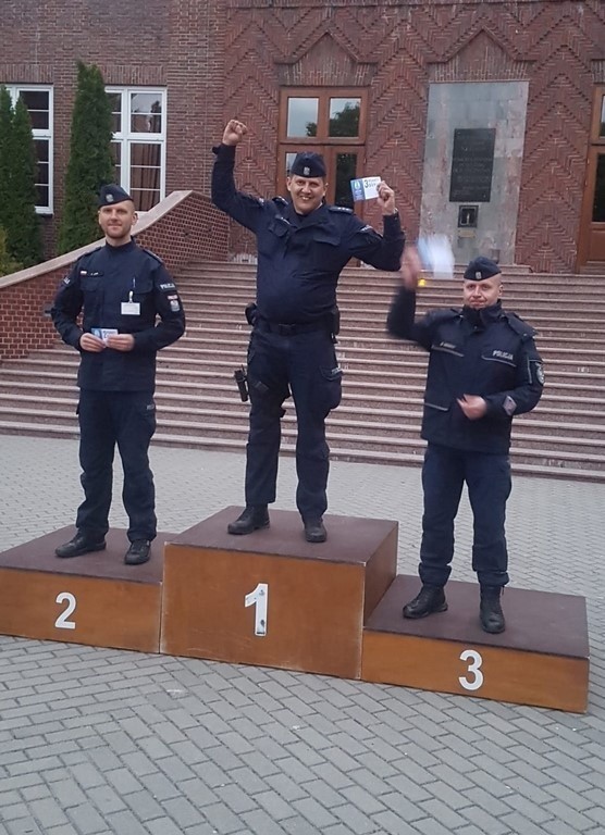 Policjanci z Radomia, ze służby prewencji, znaleźli się w gronie najlepszych w kraju, podczas policyjnych zawodów w Słupsku
