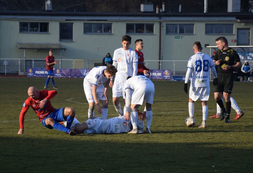 Piłkarze Wisły Sandomierz przegrali w meczu 1/8 finału...