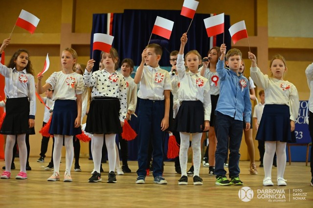 Narodowe Święto Niepodległości w Dąbrowie Górniczej obchodzone jest pod hasłem "Dni Wolnościowe"Zobacz kolejne zdjęcia/plansze. Przesuwaj zdjęcia w prawo naciśnij strzałkę lub przycisk NASTĘPNE