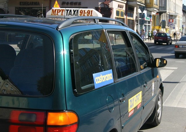 Uwaga, jeśli nie chcemy przepłacić za taksówkę, należy wcześniej spytać się o orientacyjną cenę.