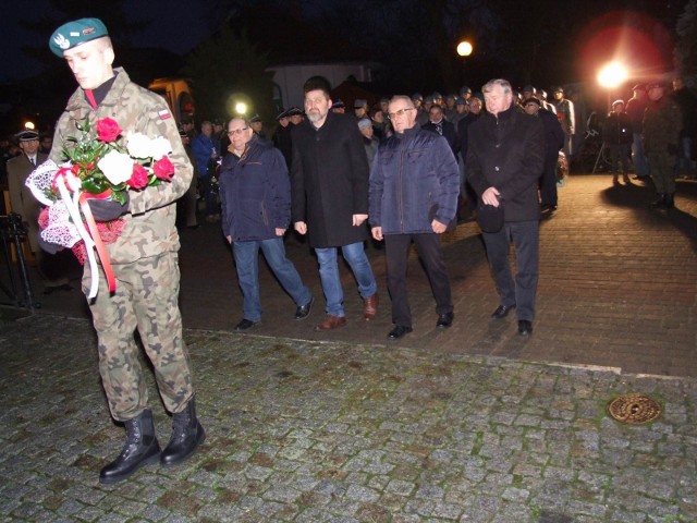 Przy Grobie Nieznanego Żołnierza odbyły się uroczystości z okazji 100. rocznicy wkroczenia do Chełmna wojsk gen. Józefa Hallera. Wystawiony był posterunek honorowy przez 3 Batalion Drogowo-Mostowy w Chełmnie i uczniów Szkoły Mundurowej, ubranych w mundury historyczne.W sali okrągłej kina Rondo otwarta została wystawa IPN „Należy stworzyć niepodległe państwo polskie (…) z wolnym dostępem do morza. Powrót Pomorza i Kujaw do Polski 1918-1920” z udziałem prof. Mirosław Golona - dyrektora Oddziału IPN w Gdańsku. Wykład Uniwersytetu Trzeciego Wieku w Chełmnie „Ocalić od zapomnienia. Śladami garnizonu chełmińskiego” wygłosił Władysław Flieger.Z kolei w Miejskiej Bibliotece Publicznej im. Walentego Fiałka otwarta została wystawa pt. „Tak się żyło przed 100 laty”. Można się tam wybrać i przyjrzeć z bliska, np. przedmiotom codziennego użytku z tamtych czasów, pochodzącym ze zbiorów prywatnych.