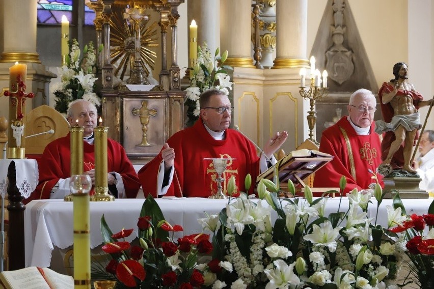 Trzy wspaniałe jubileusze księdza Andrzeja Zaparta. Wyjątkowa uroczystość w koneckim kościele. Zobacz zdjęcia