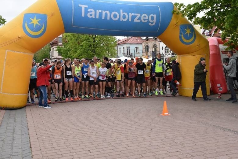 Zamczyska Trail Bieg Górski (s. 9, start i meta nad Czarnym...