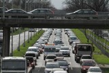 Gigantyczne korki na drogach w okolicach Wrocławia. Stoi obwodnica i autostrada A4. Uważajcie!