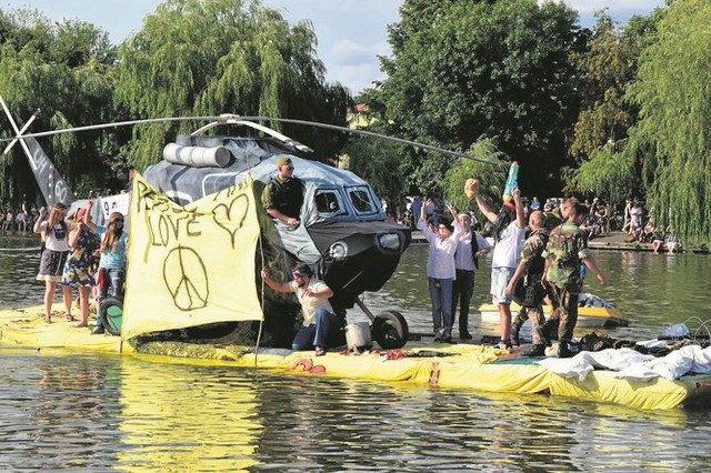 Konstruktorzy udowadniali już, że nawet helikoptery potrafią pływać po Nettcie. Oczywiście, na odpowiedniej platformie