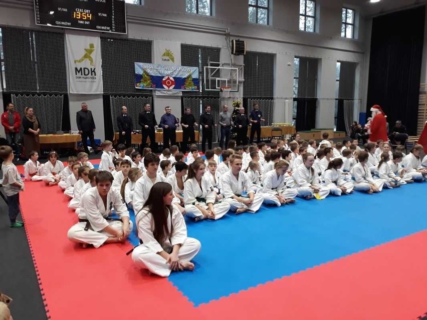 150 dzieci i młodzieży w krakowskim Turnieju Gwiazdkowym w karate kyokushin