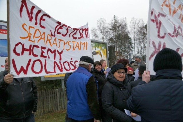 Mieszkańcy Grabówki deklarują, że nie przestaną protestować do momentu powstania nowej gminy.