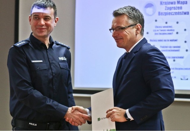 Nadkom. Piotr Fabijański, komendant zielonogórskiej policji i Janusz Kubicki, prezydent Zielonej Góry
