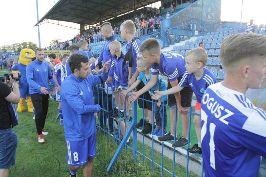 Ruch Chorzów - GKS Katowice 1:0. Tak cieszyli się kibice i piłkarze Niebieskich ZDJĘCIA