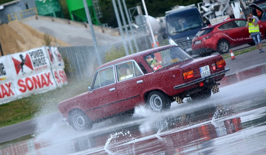 Motoryzacja w Lublinie. Klasyki na torze przy Grygowej (DUŻO ZDJĘĆ) 