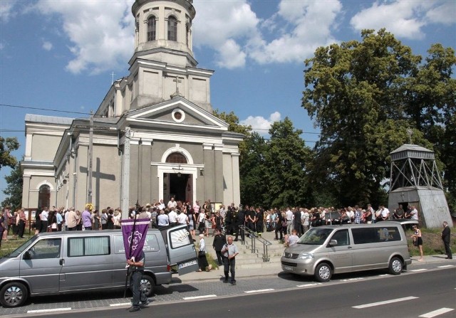 Pogrzeb tragicznie zmarłej  rodziny z Pionek
