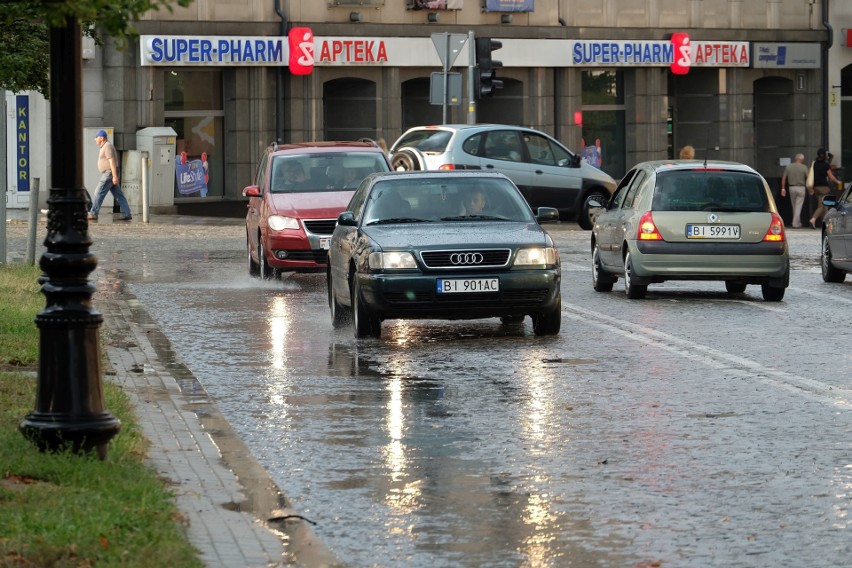 Burza w Białymstoku 24 sierpnia 2018. Ulice zamieniły się w...