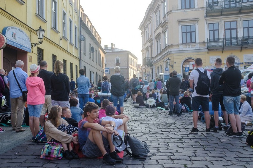 Tarnów. Wyruszyła 36. Piesza Pielgrzymka Tarnowska [ZDJĘCIA]