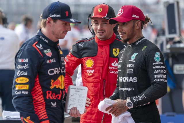 Najlepsi piloci F1 po Grand Prix USA. od lewej Max Verstappen, Charles Leclerc i Lewis Hamilton