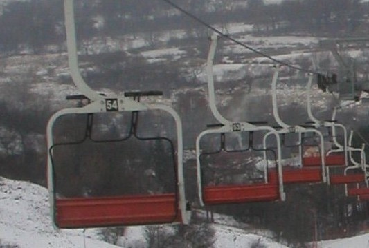 Pomimo stosunkowo lekkiej zimy, tego sezony przemyski stok narciarski był dość długo otwarty.